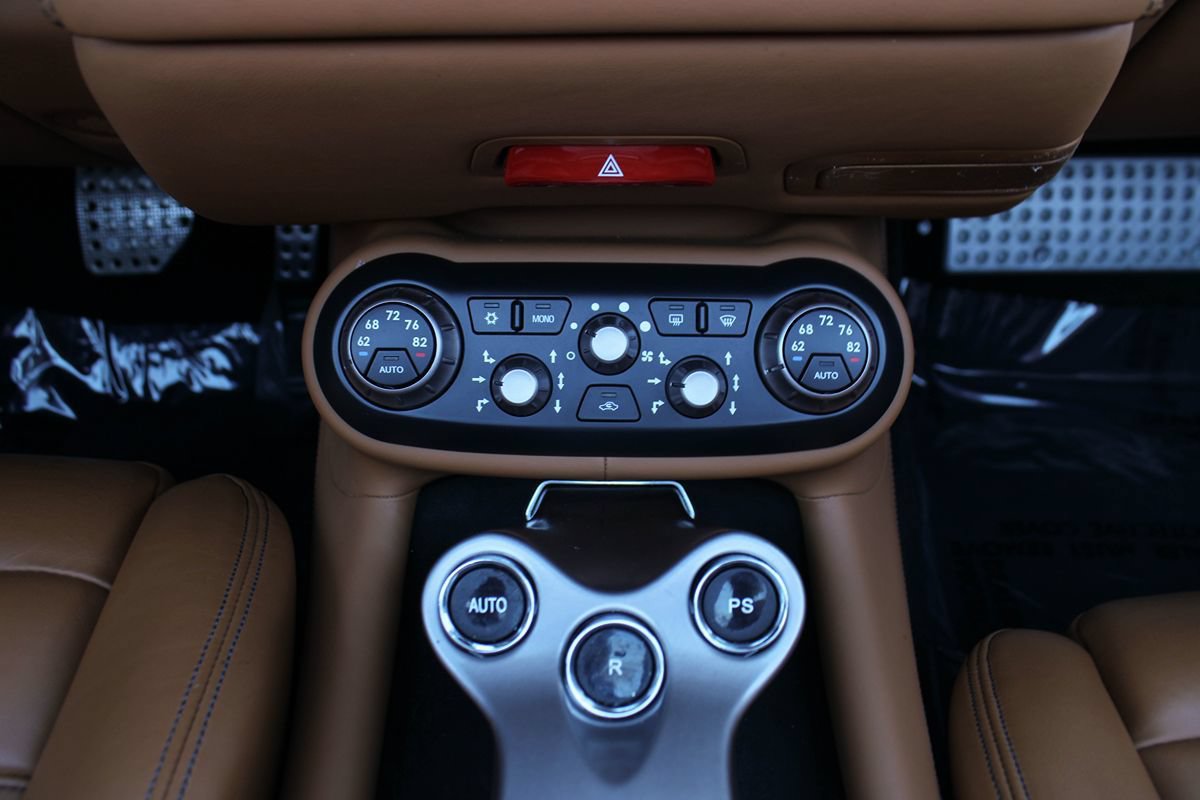 Used 2012 Ferrari California RWD image 34