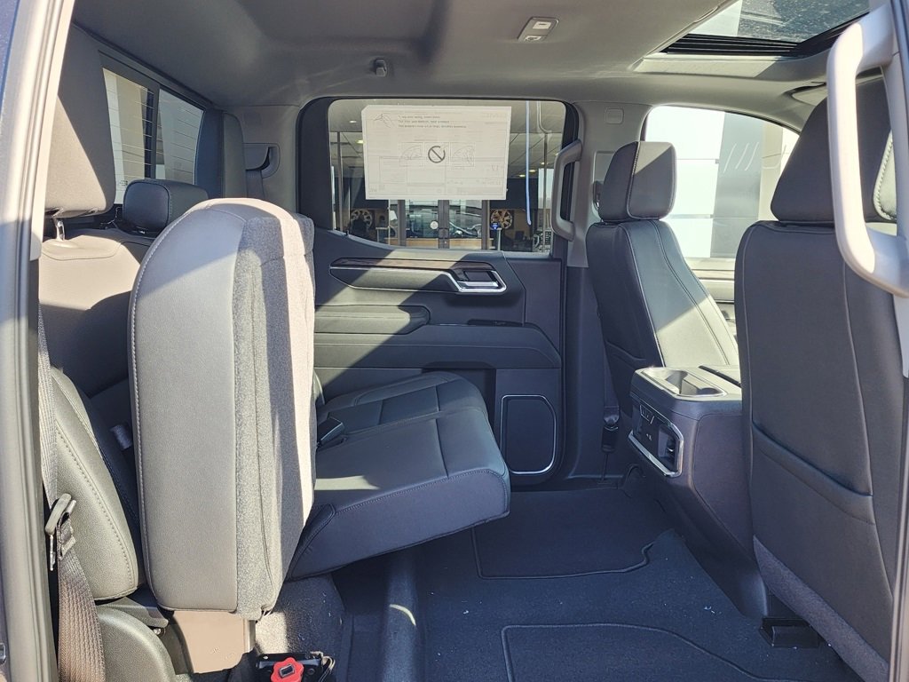 New 2026 GMC Sierra 1500 SLT image 45