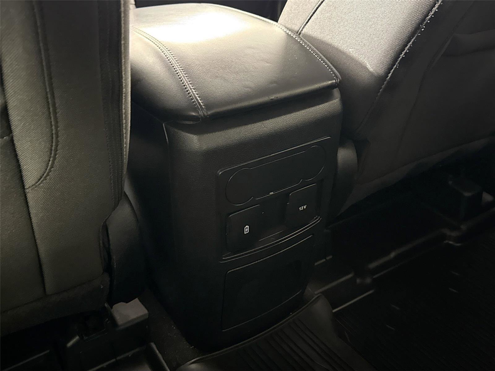 Used 2024 Ford Explorer XLT w/ Class IV Trailer Tow Package image 33