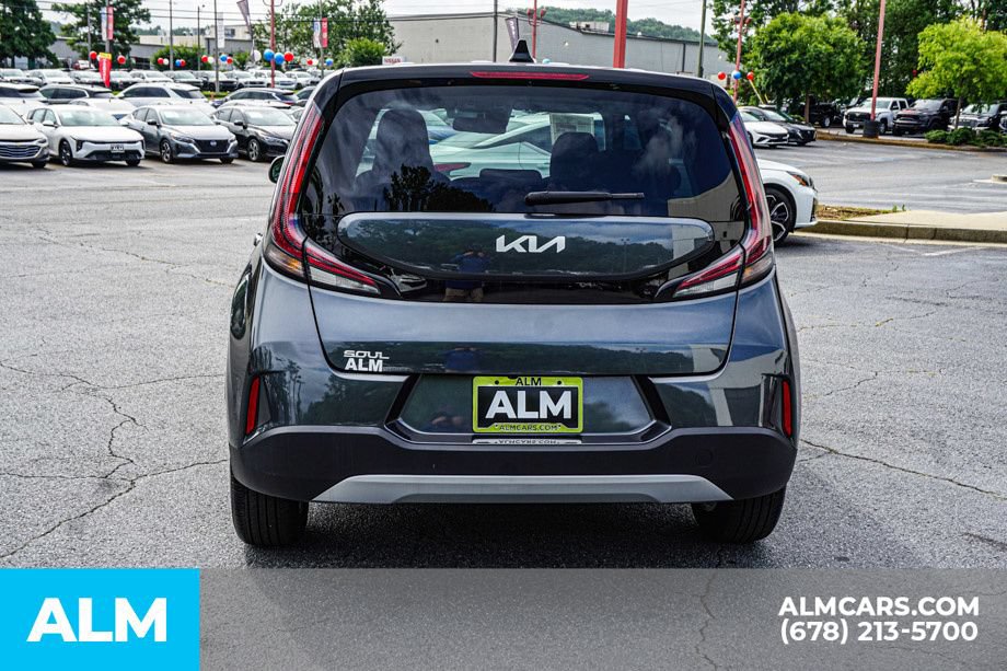 Used 2025 Kia Soul LX w/ LX Technology Package FWD image 10