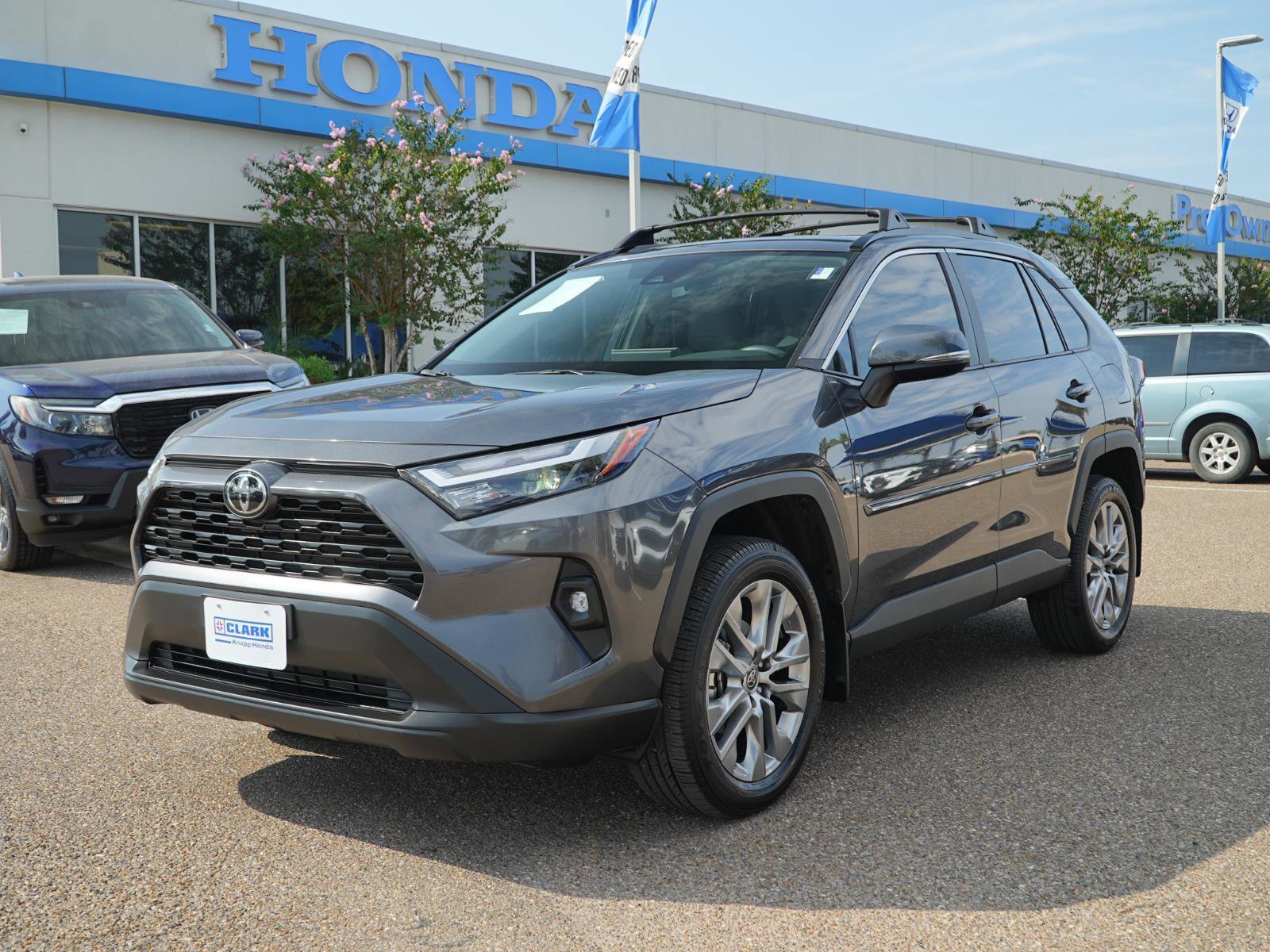 Used 2025 Toyota RAV4 XLE Premium image 1