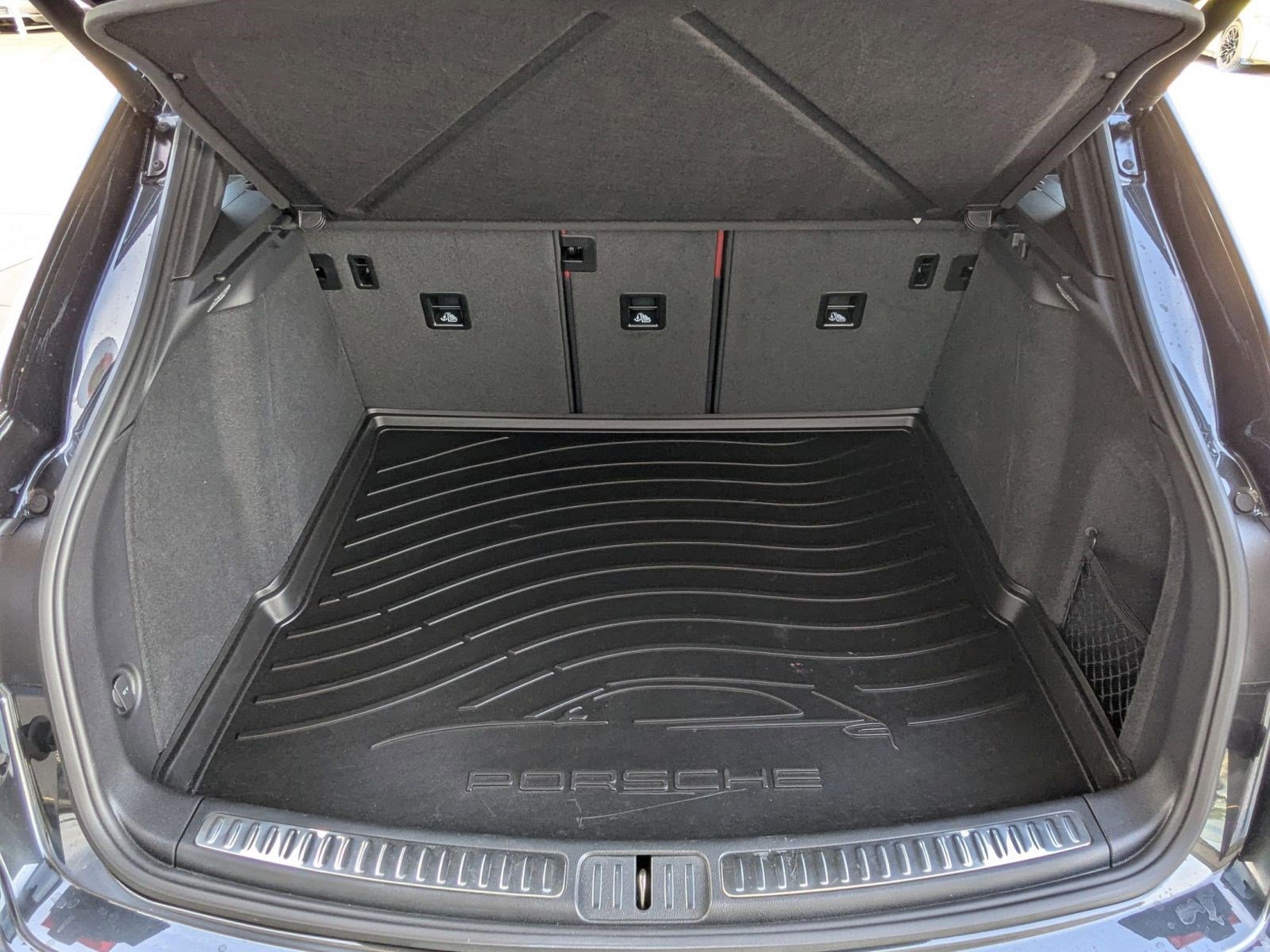 Certified 2025 Porsche Macan image 22
