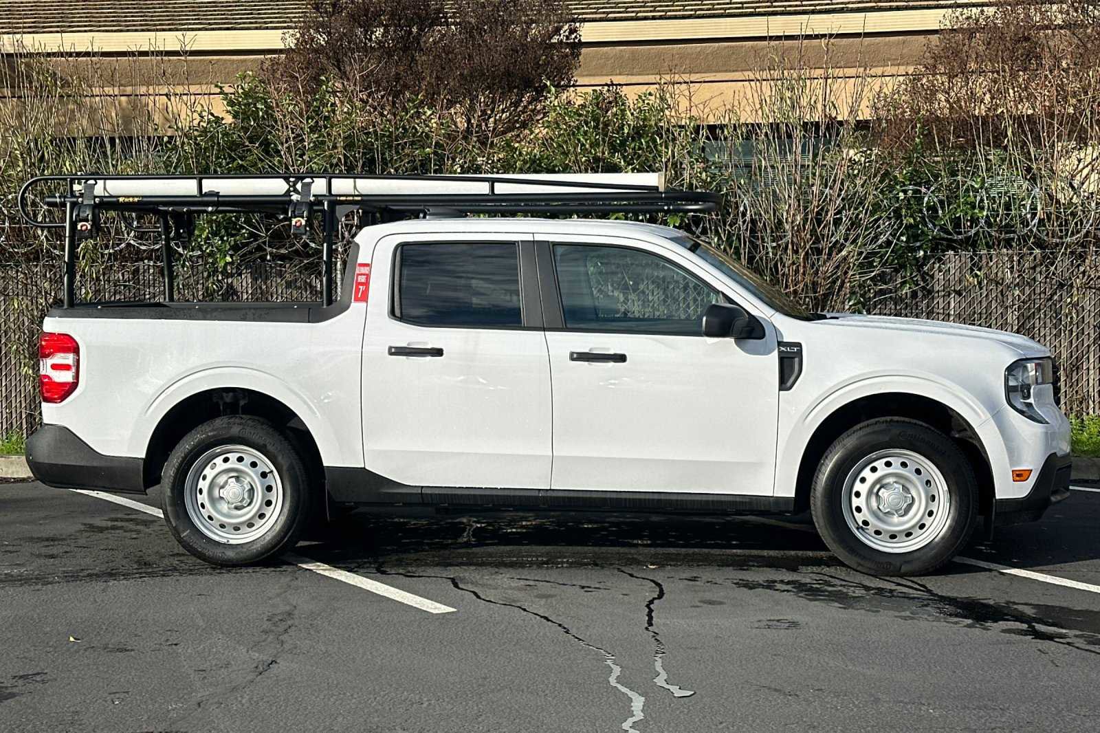 Used 2025 Ford Maverick XLT w/ Equipment Group 302A image 7