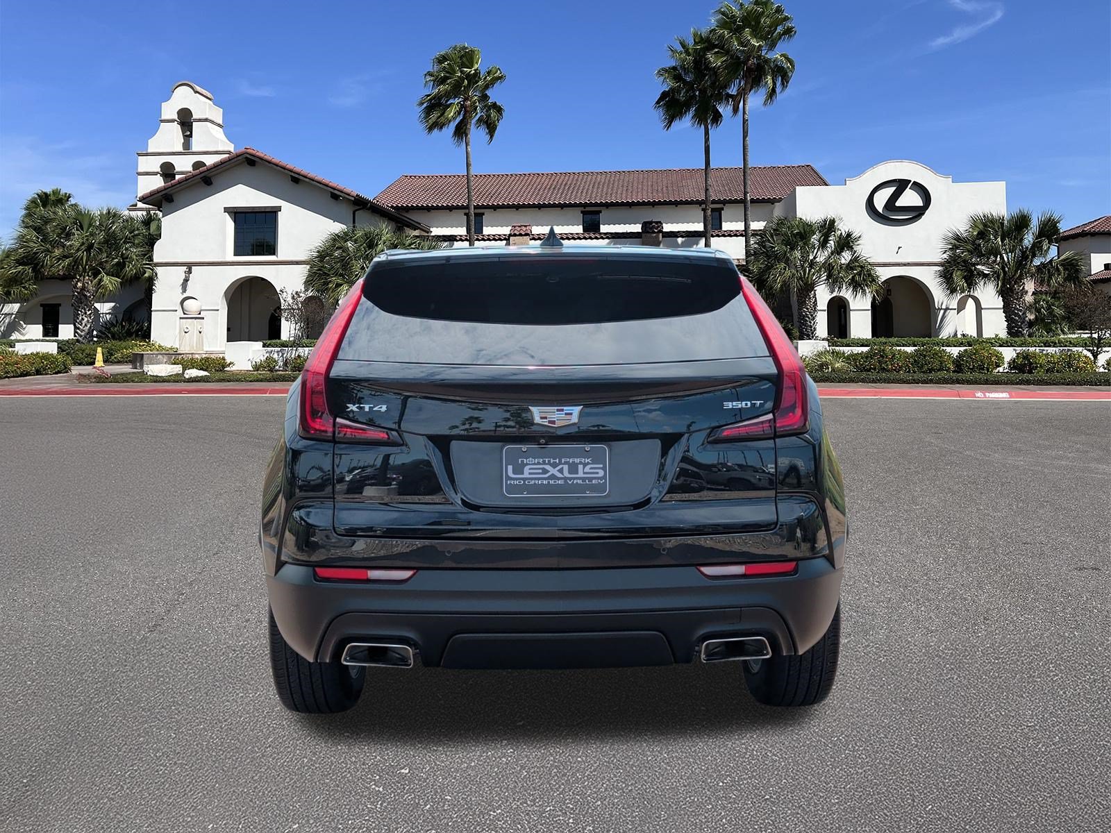 Used 2023 Cadillac XT4 Luxury FWD image 3