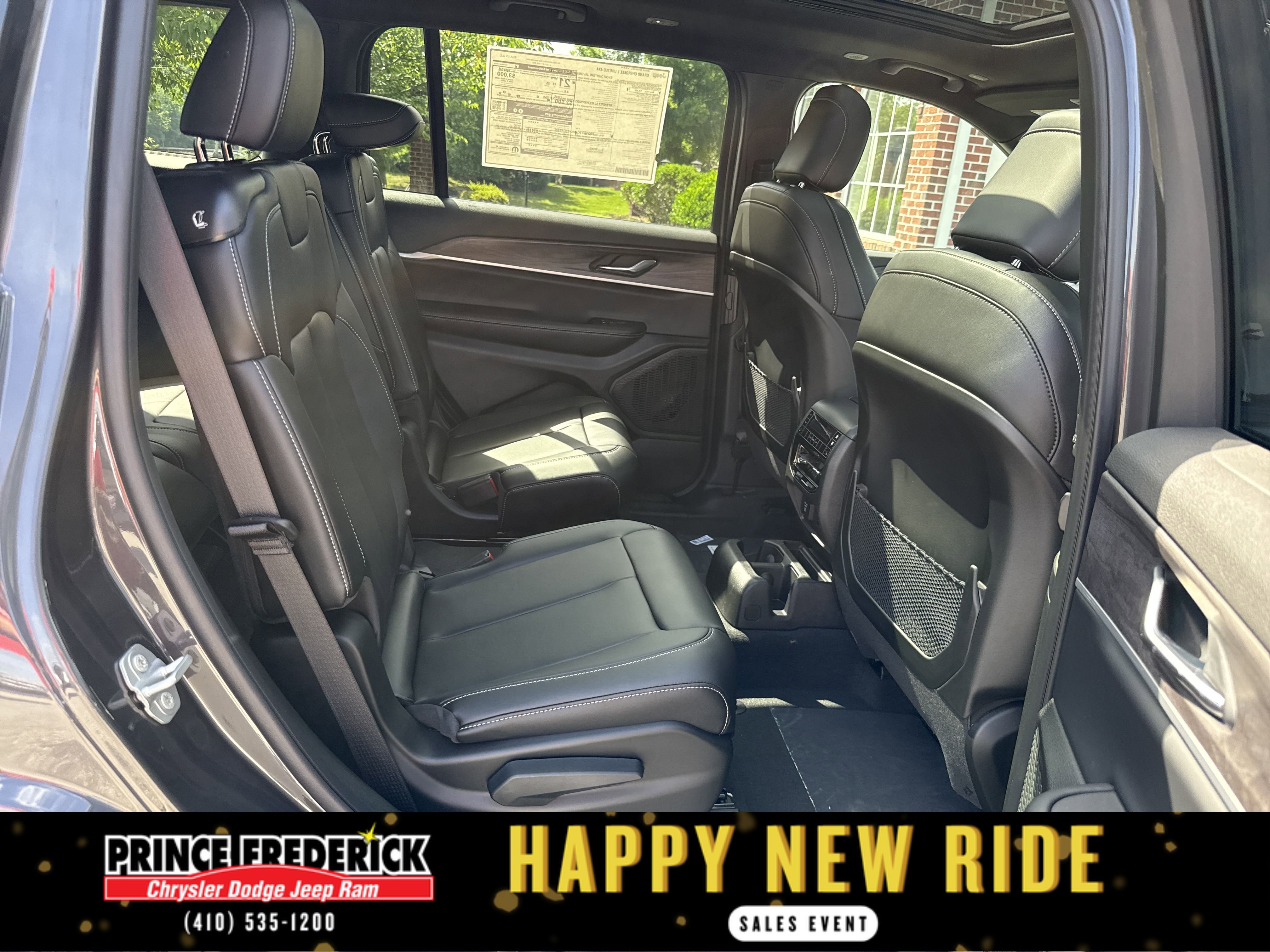 New 2025 Jeep Grand Cherokee L Limited w/ Black Appearance Package image 15