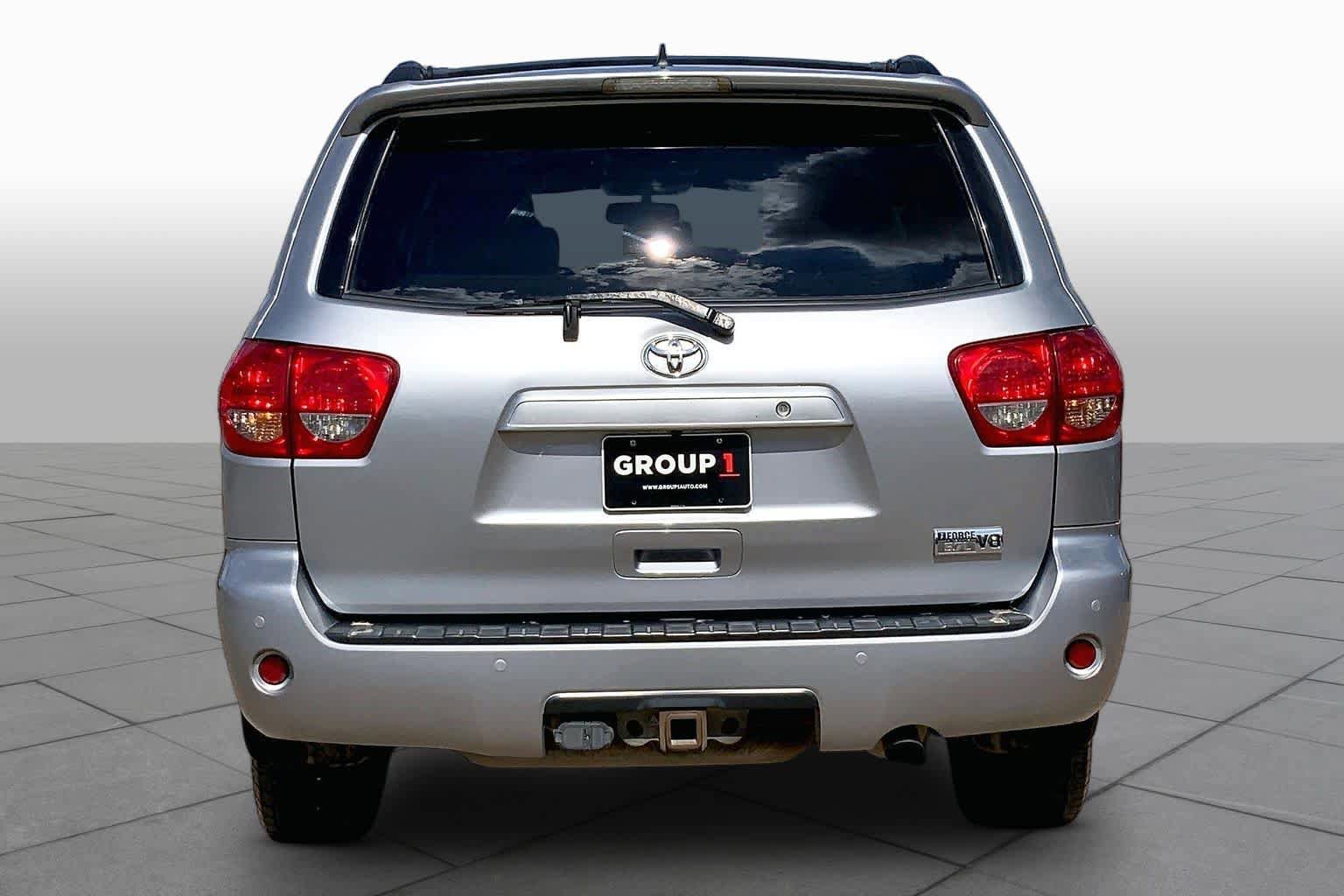 Used 2017 Toyota Sequoia SR5 w/ Premium Package RWD image 5