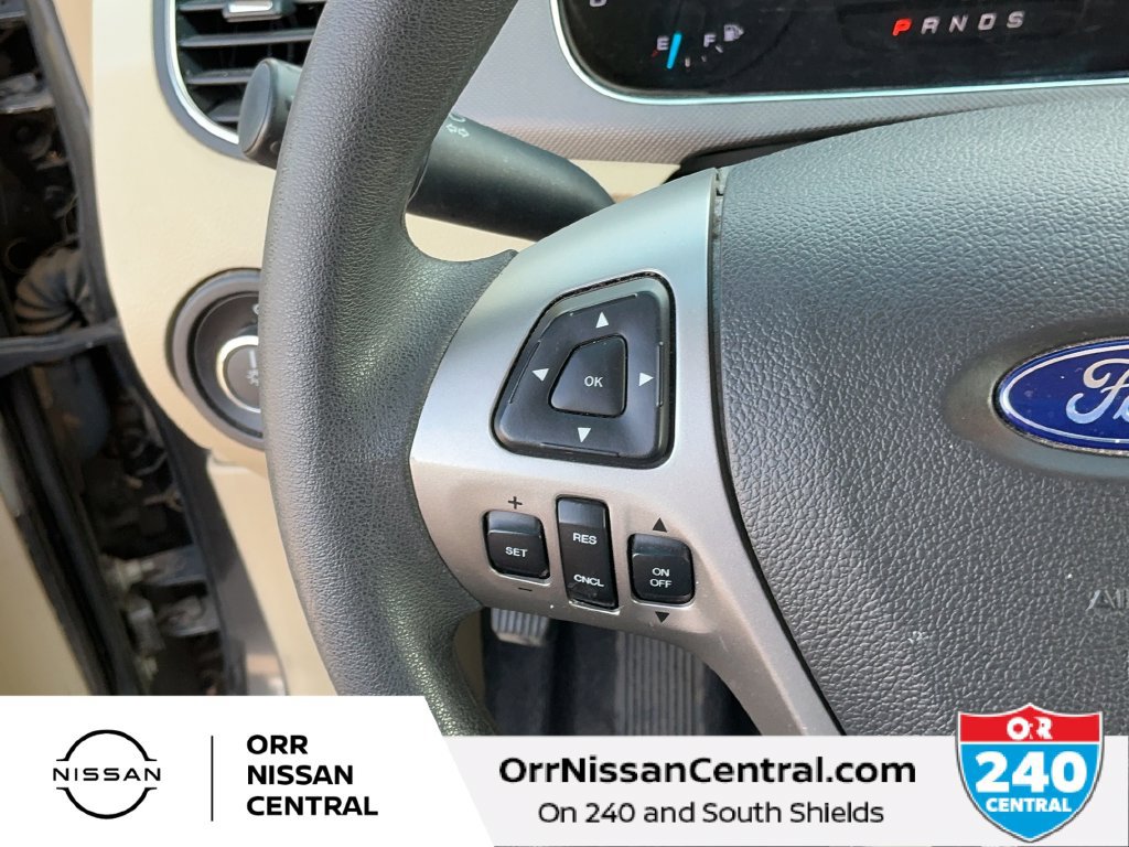 Used 2017 Ford Taurus SE FWD image 18
