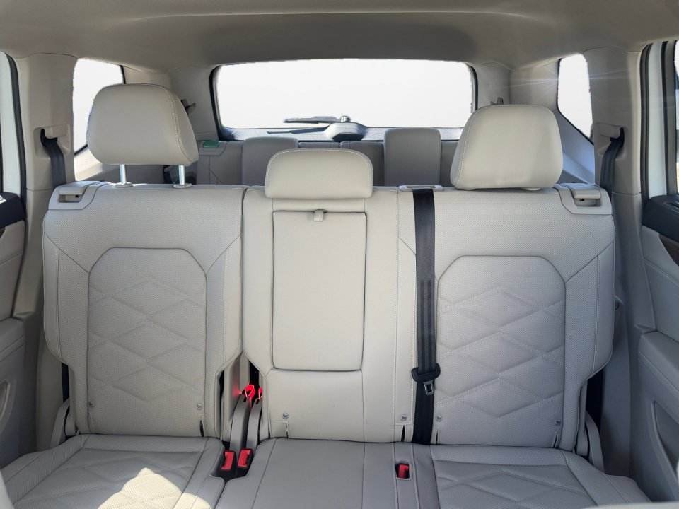 New 2026 Volkswagen Atlas SE image 12