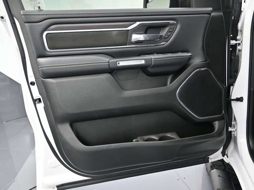 New 2025 RAM 1500 Laramie w/ Sport Appearance Package AWD/4WD image 10