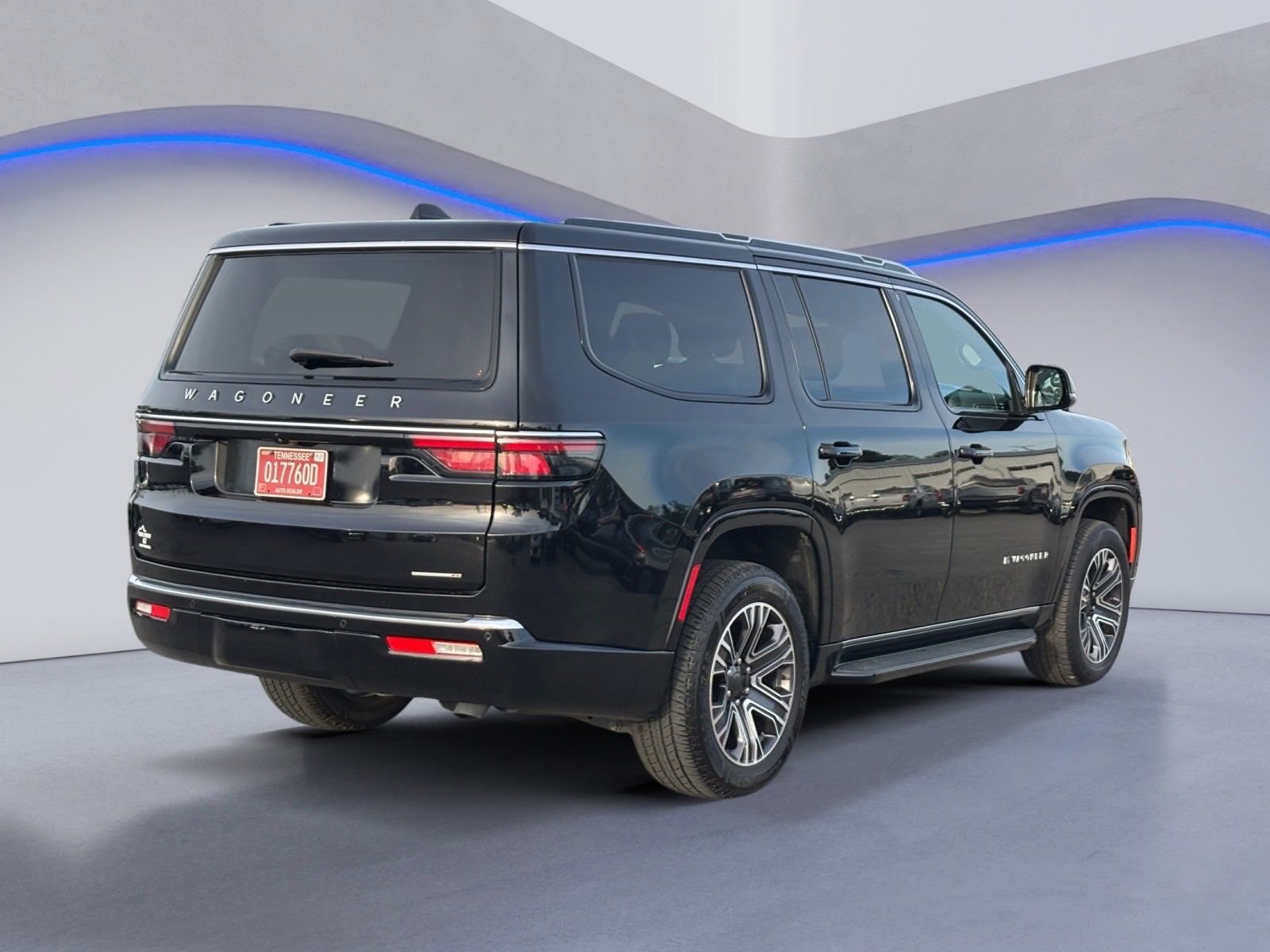 Used 2024 Jeep Wagoneer Series II w/ Flexible Seating Group RWD image 11