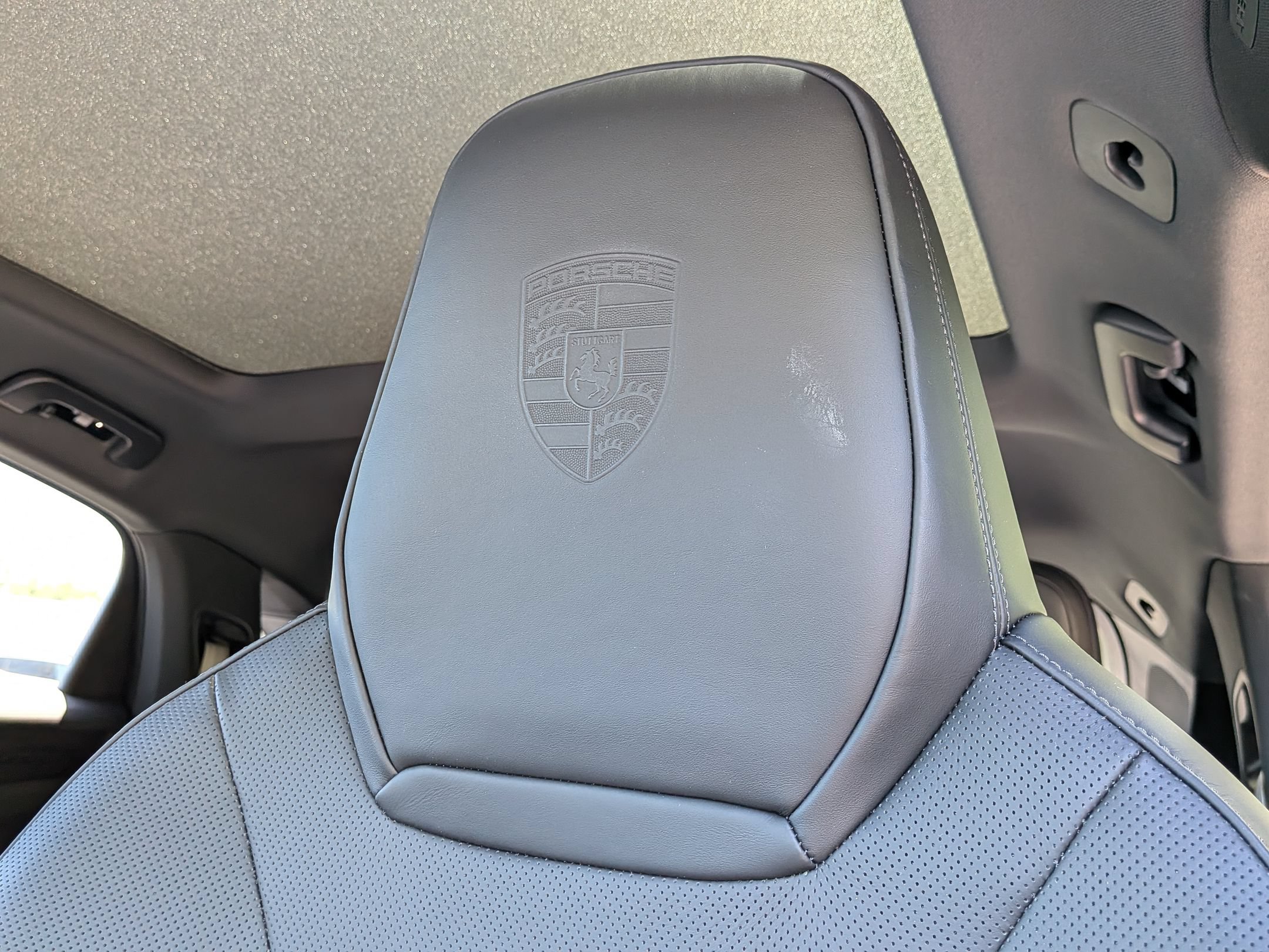 Certified 2023 Porsche Cayenne Platinum Edition AWD/4WD image 6