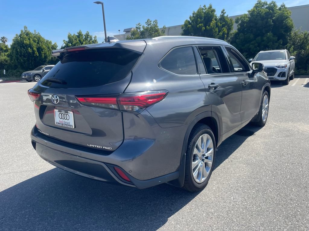 Used 2022 Toyota Highlander Limited image 6