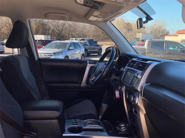 Used 2016 Toyota 4Runner SR5 image 11