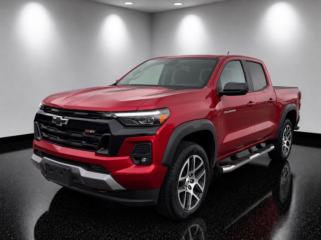 Used 2024 Chevrolet Colorado Z71 w/ Z71 Convenience Package 2