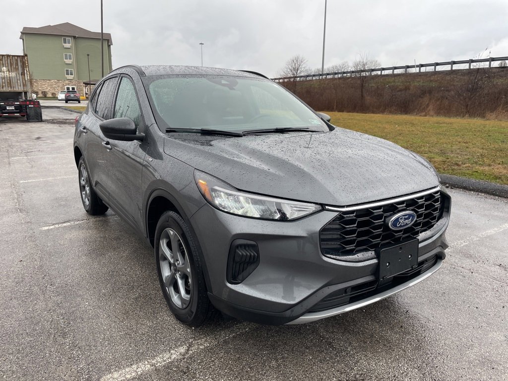 Used 2025 Ford Escape ST-Line image 3