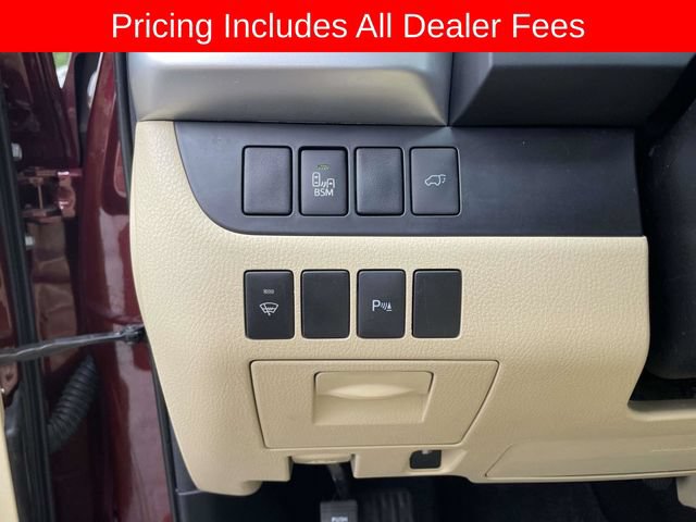 Used 2016 Toyota Highlander Limited FWD image 25