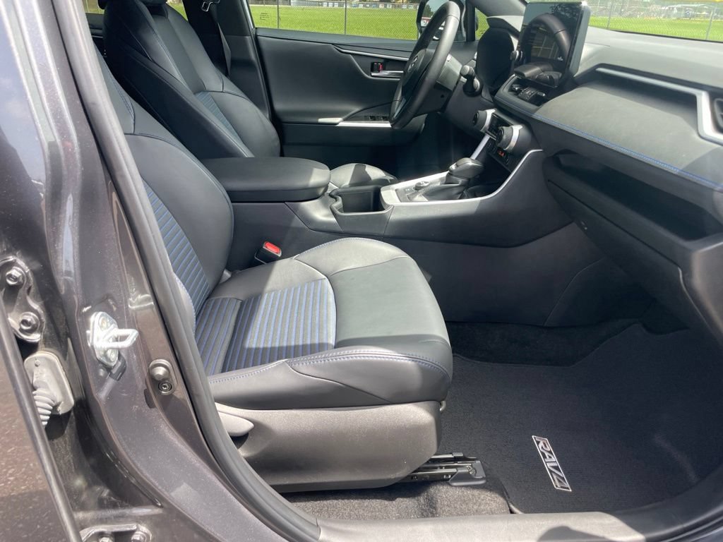 Used 2024 Toyota RAV4 XSE AWD/4WD image 17