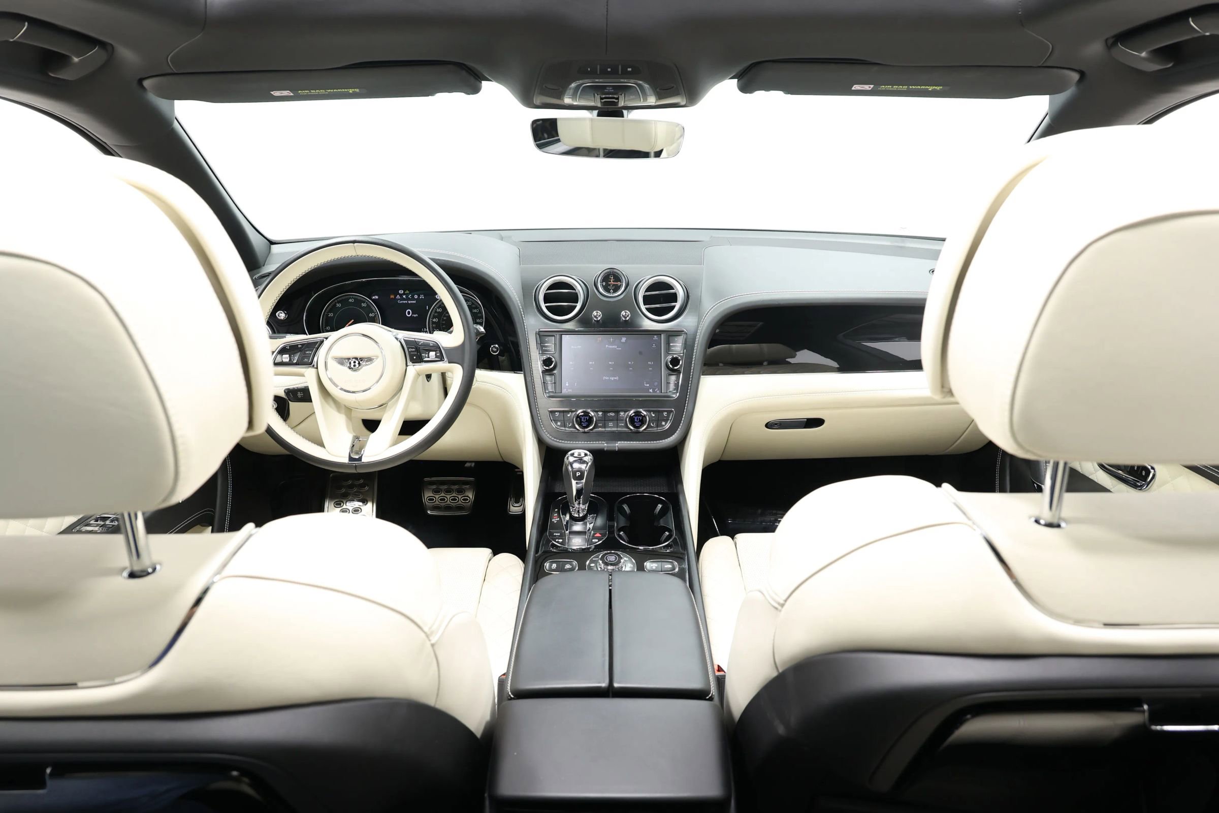 Used 2017 Bentley Bentayga image 26