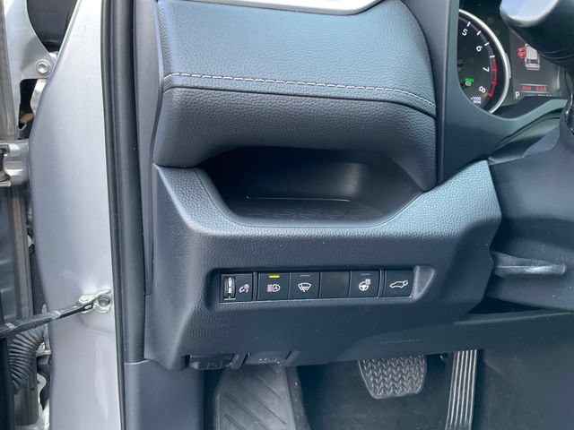 Used 2022 Toyota RAV4 XLE Premium FWD image 10