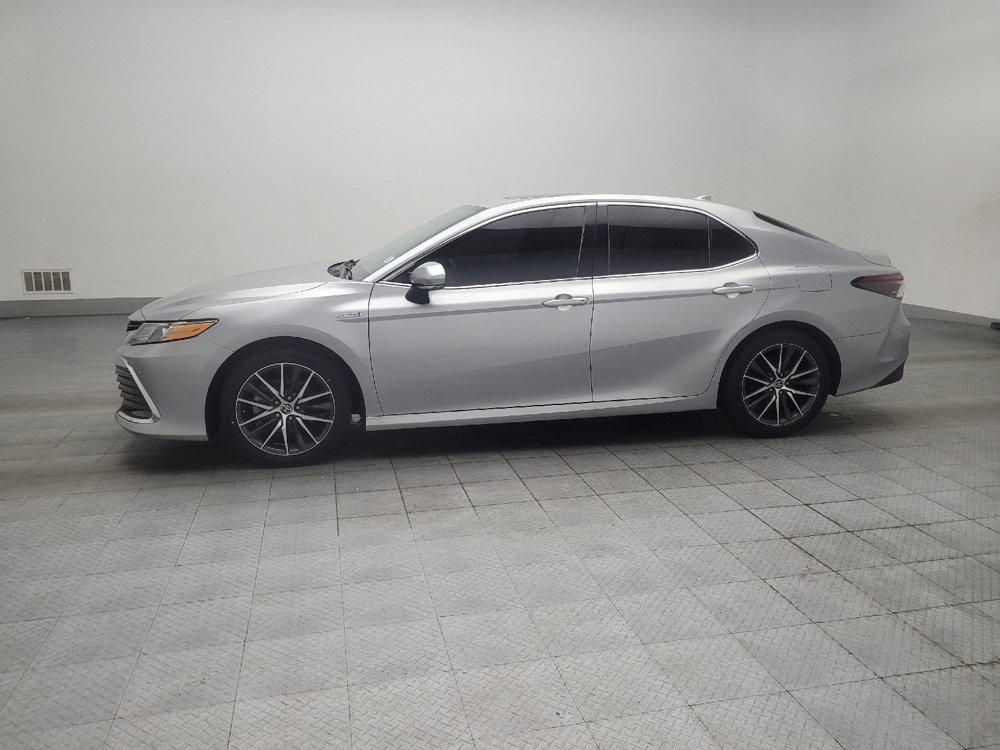 Used 2021 Toyota Camry XLE w/ Navigation Upgrade Package FWD image 2