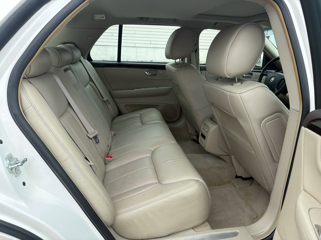 Used 2011 Cadillac DTS Premium w/ Driver Awareness Package FWD image 14