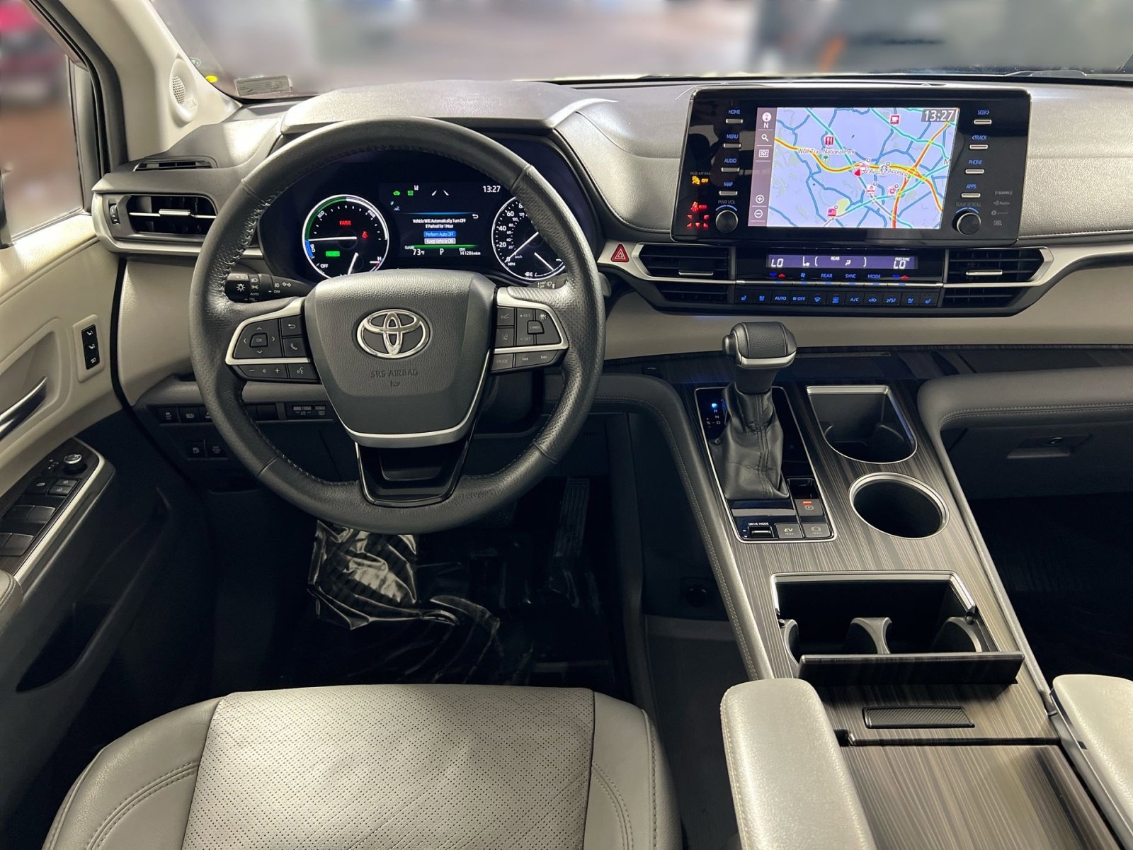 Used 2021 Toyota Sienna Limited FWD image 24