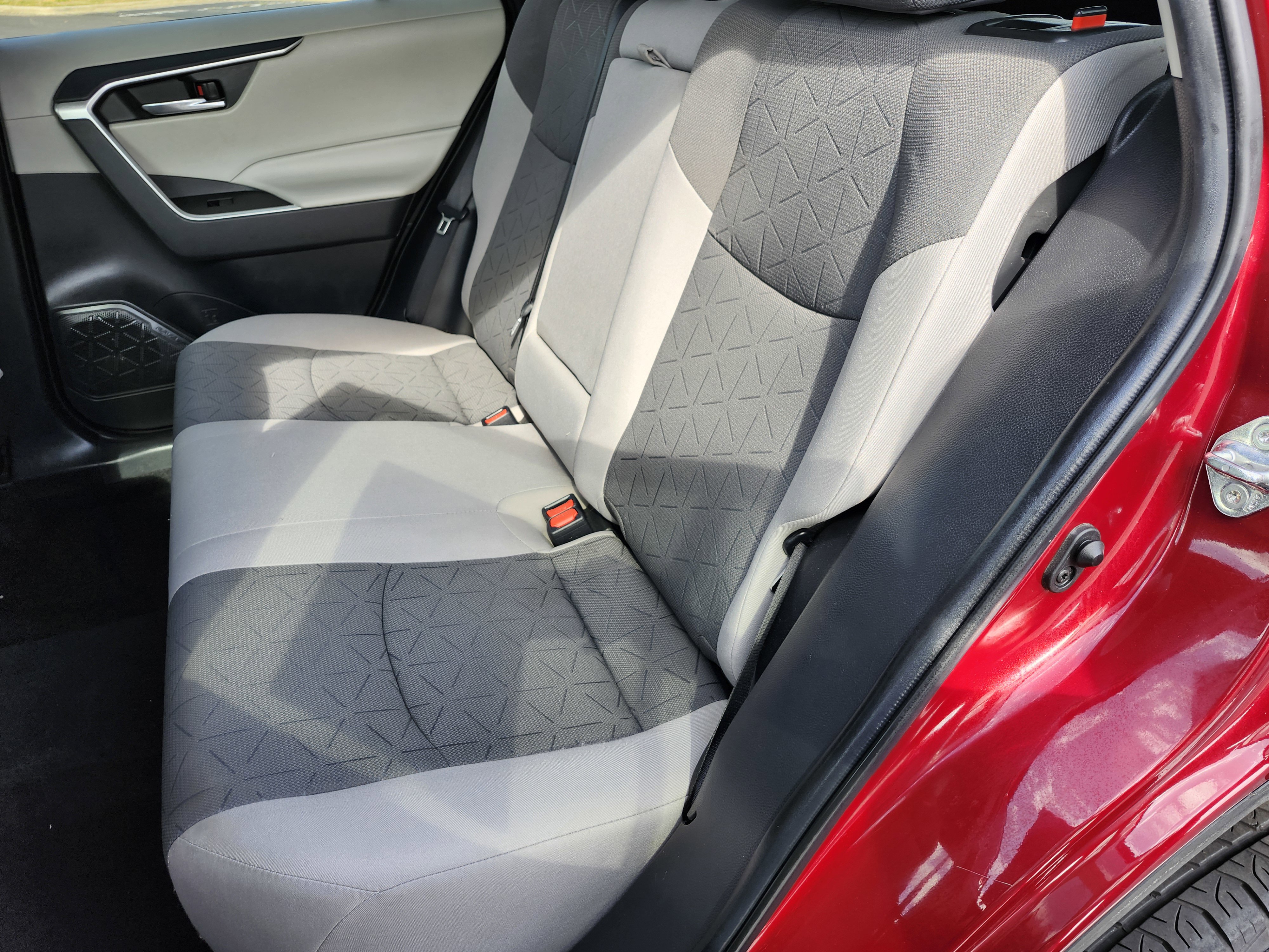 Used 2021 Toyota RAV4 XLE image 13