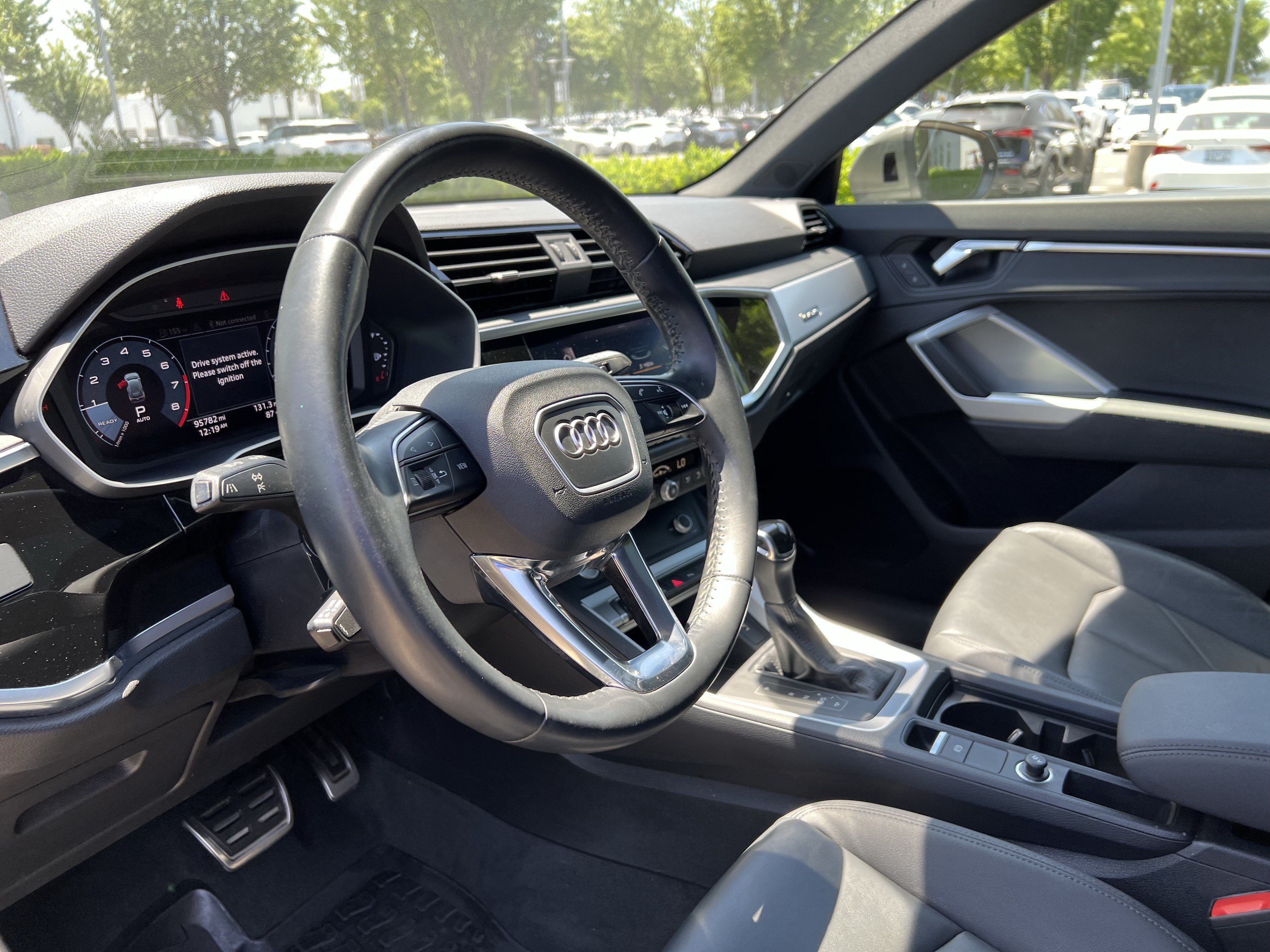 Used 2020 Audi Q3 2.0T Premium w/ Convenience Package AWD/4WD image 17