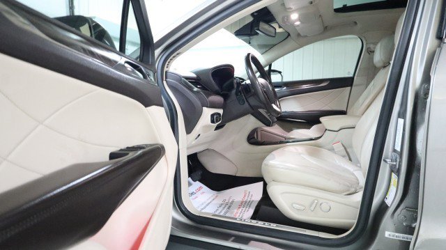 Used 2017 Lincoln MKC Reserve w/ Lincoln MKC Climate Package image 9