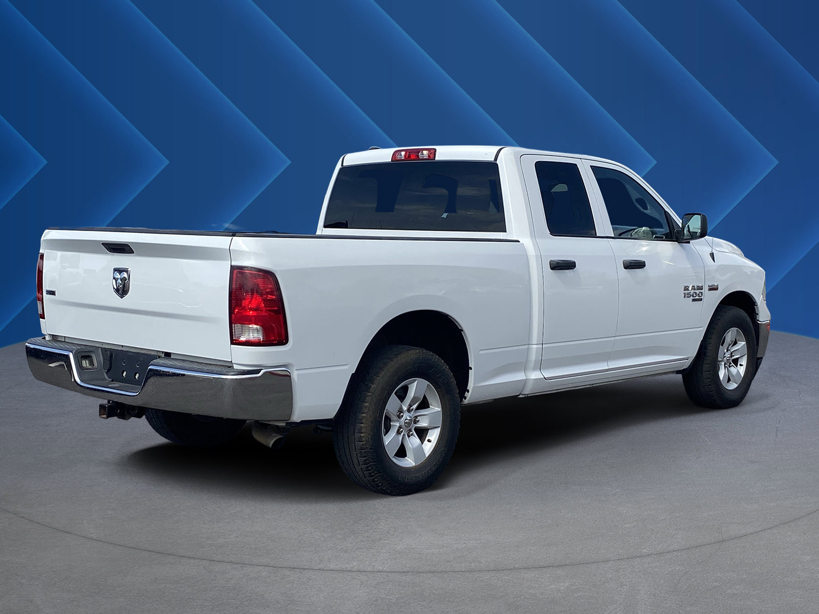 Used 2022 RAM 1500 Classic SLT RWD image 3