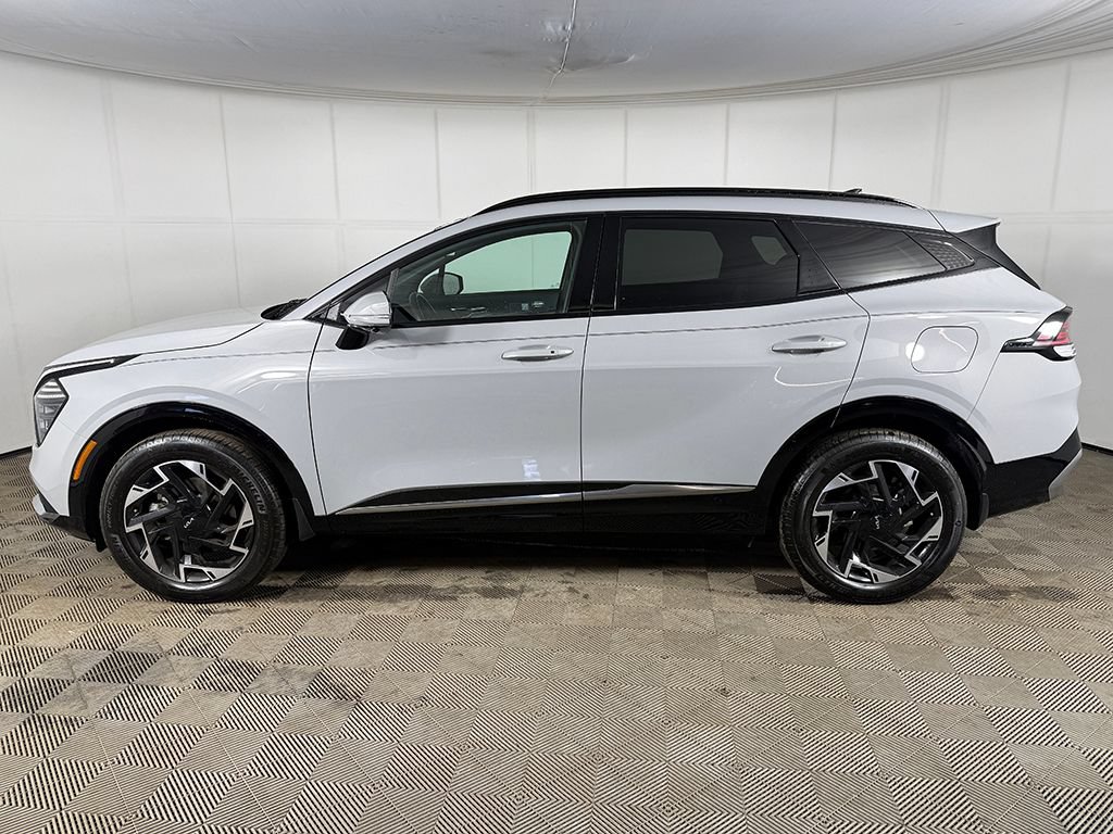 Used 2025 Kia Sportage SX AWD/4WD image 16
