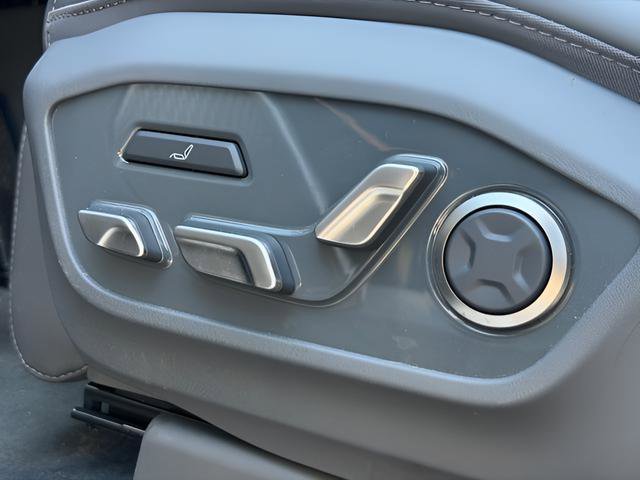 Used 2026 Kia EV9 Land image 15