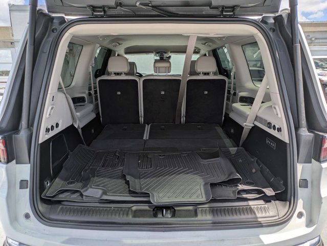Certified 2023 Jeep Wagoneer Series III w/ Convenience Group I RWD image 12