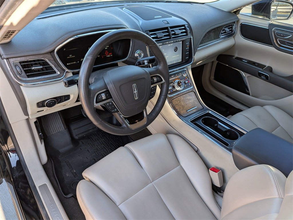 Used 2019 Lincoln Continental Premiere image 12