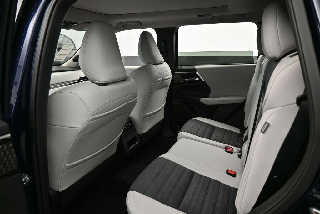 New 2026 Mitsubishi Outlander SE FWD image 41