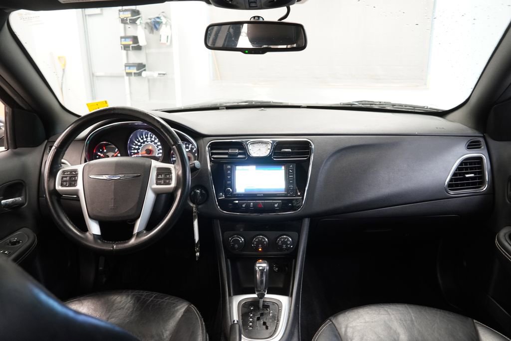 Used 2012 Chrysler 200 Limited w/ Sun/Sound Group image 17