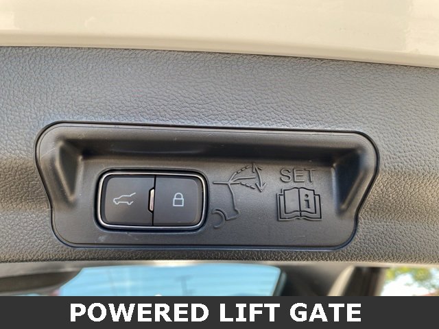 Used 2024 Ford Explorer Limited image 5