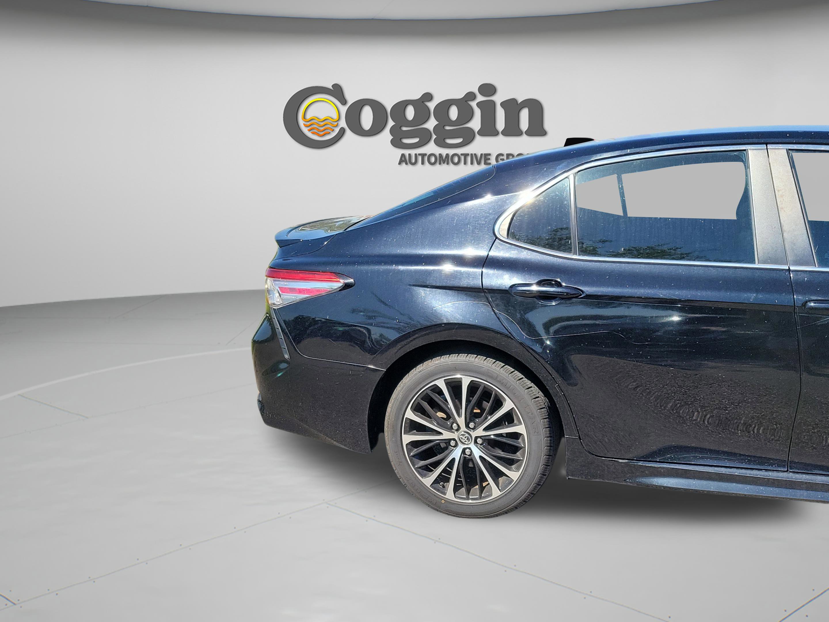 Used 2018 Toyota Camry SE FWD image 15