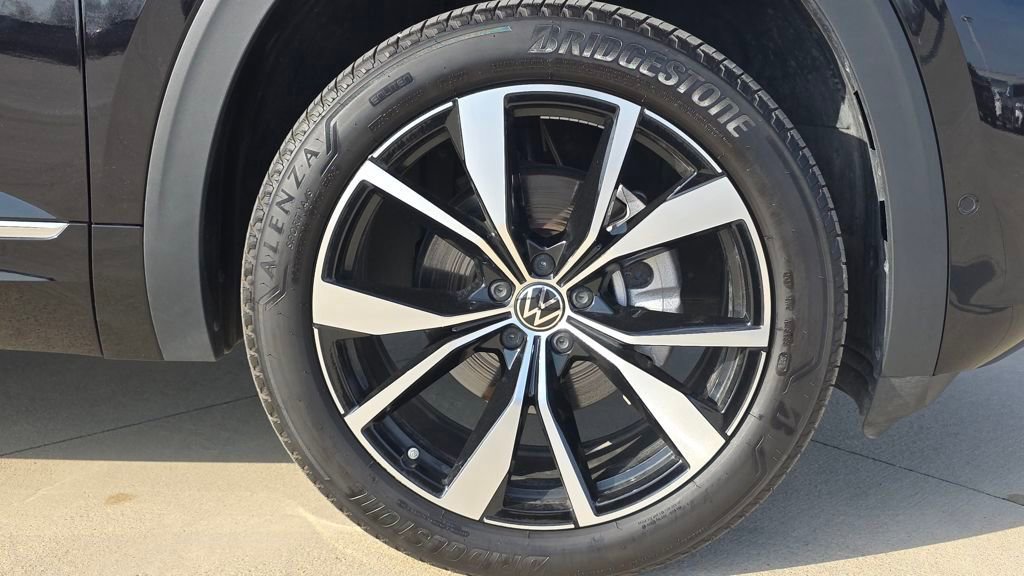 Used 2025 Volkswagen Atlas SEL Premium R-Line AWD/4WD image 11