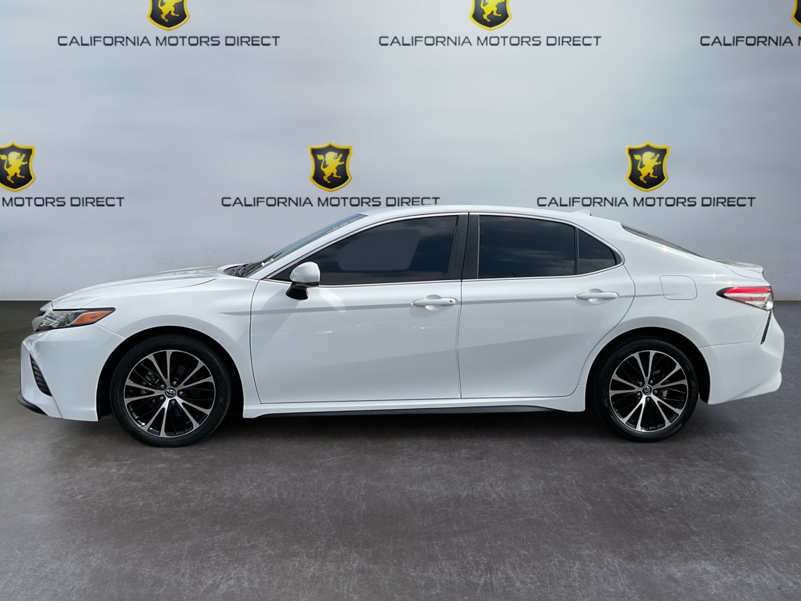 Used 2019 Toyota Camry SE FWD image 8