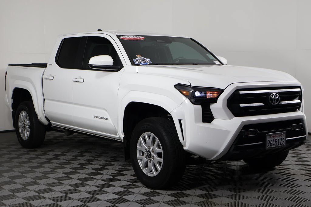 Used 2024 Toyota Tacoma SR5 AWD/4WD image 3