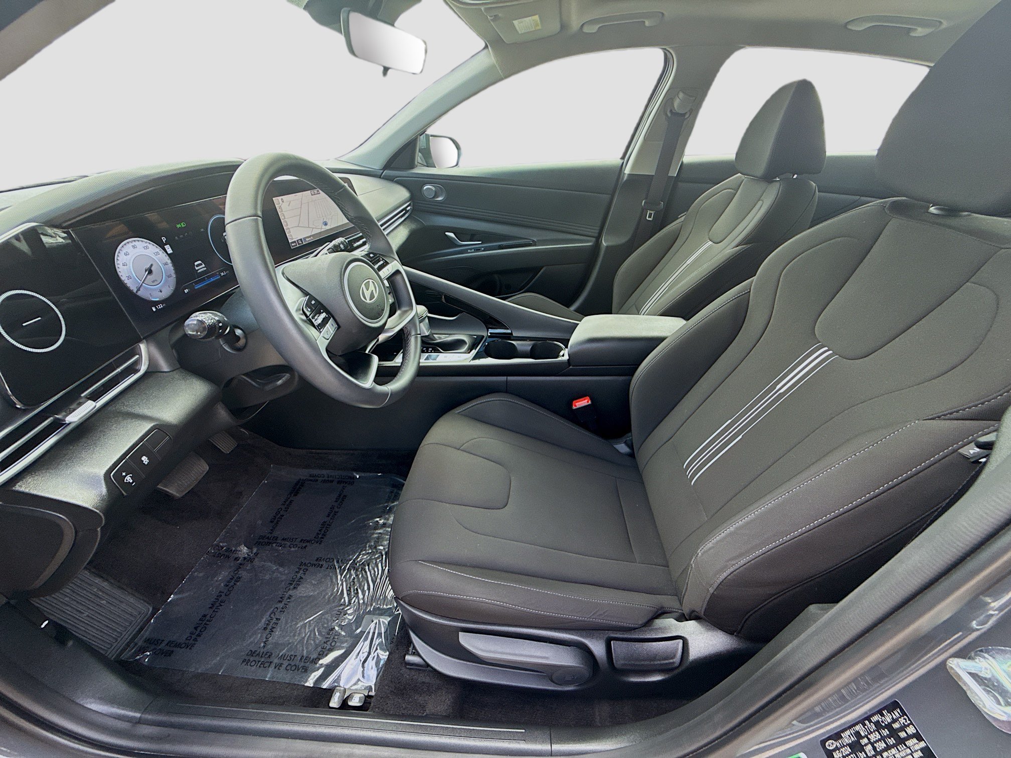 Used 2025 Hyundai Elantra SEL FWD image 17