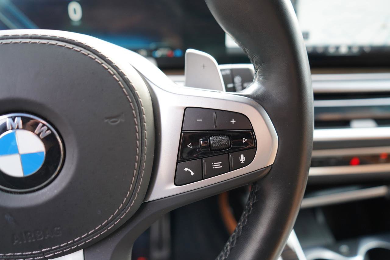 Used 2025 BMW X7 xDrive40i w/ M Sport Package image 32