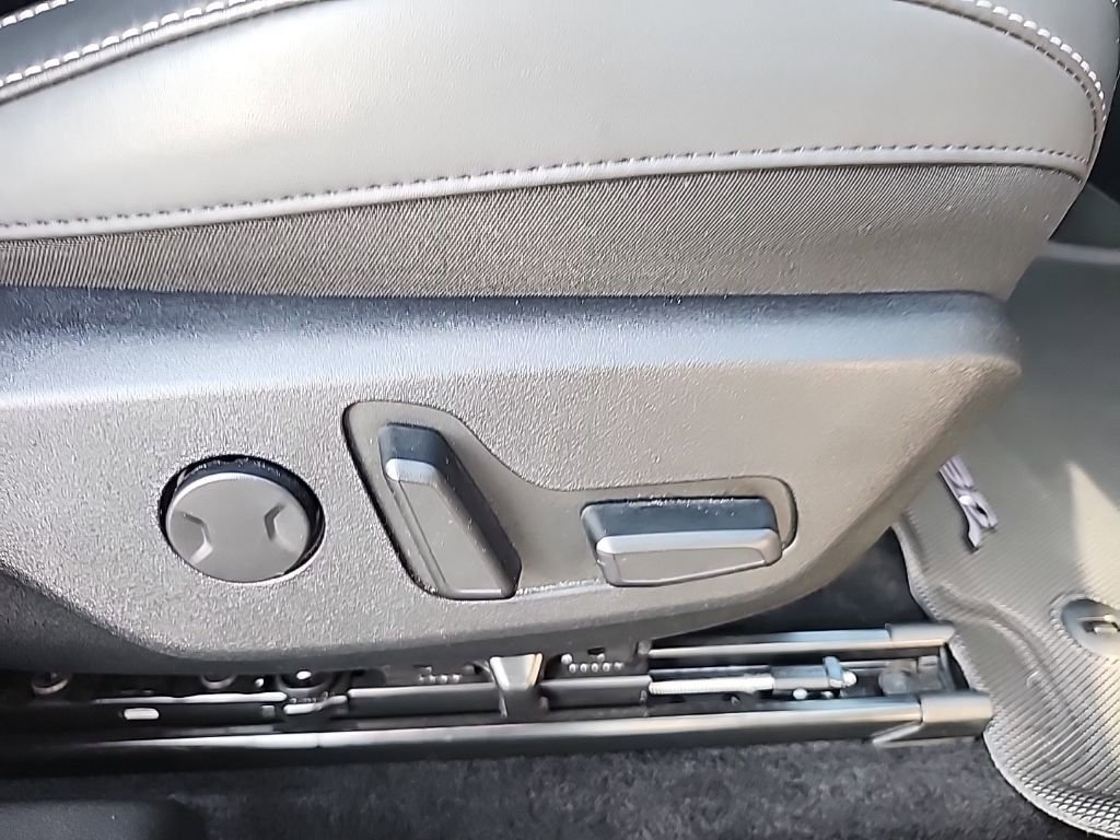 Used 2022 Kia EV6 Wind w/ Wind Technology Package image 17