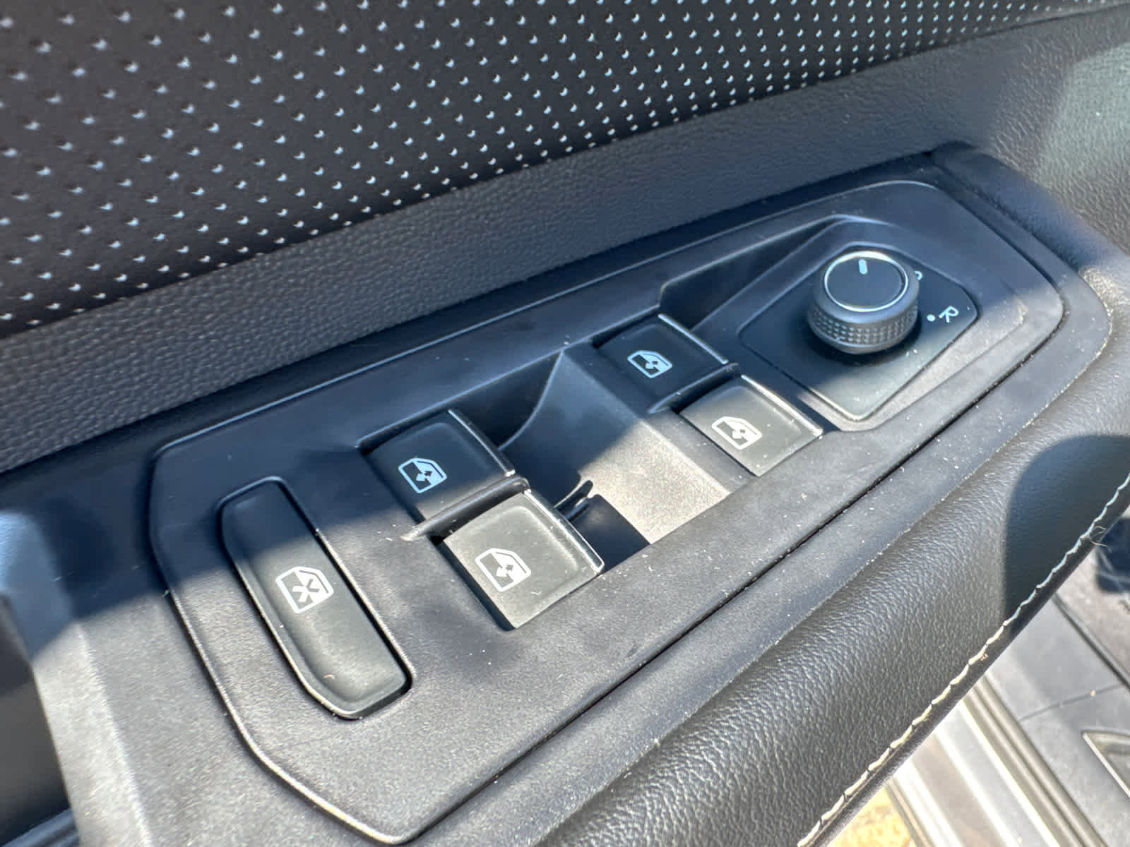 Certified 2024 Volkswagen Atlas SE image 24