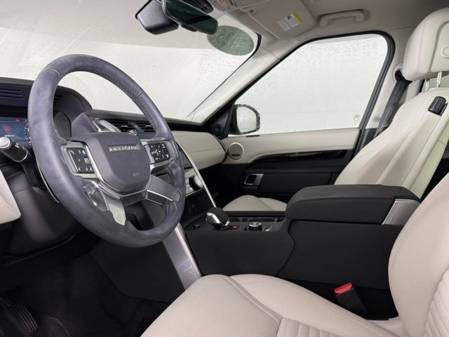 Used 2025 Land Rover Discovery S AWD/4WD image 6