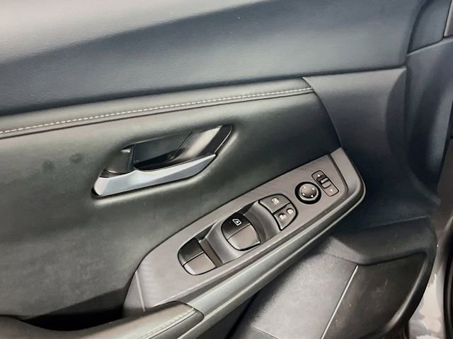 Used 2024 Nissan Sentra SV FWD image 16