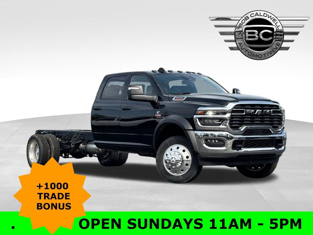 New 2026 RAM 5500 Tradesman w/ Chrome Appearance Group AWD/4WD 360° Tour