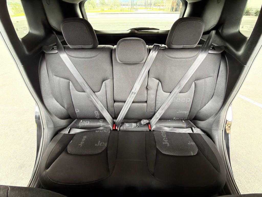 Used 2015 Jeep Renegade Latitude w/ Popular Equipment Group FWD image 32