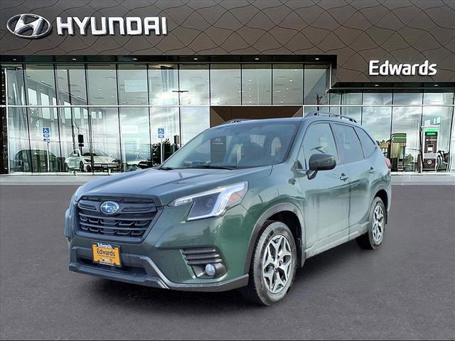 Used 2023 Subaru Forester Premium image 1